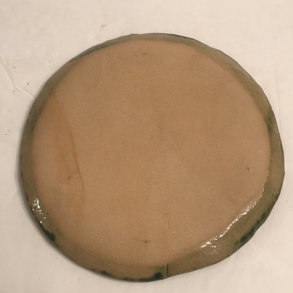 Leaf Design 6” Plate Pottery - Picture 2 of 3